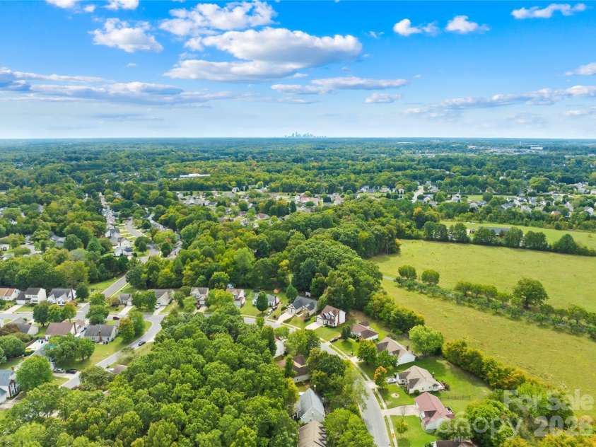 9521 Foggy Meadow Road, Charlotte, NC 28269.  MLS# CAR4432947, YatesRealty ID 55776. 