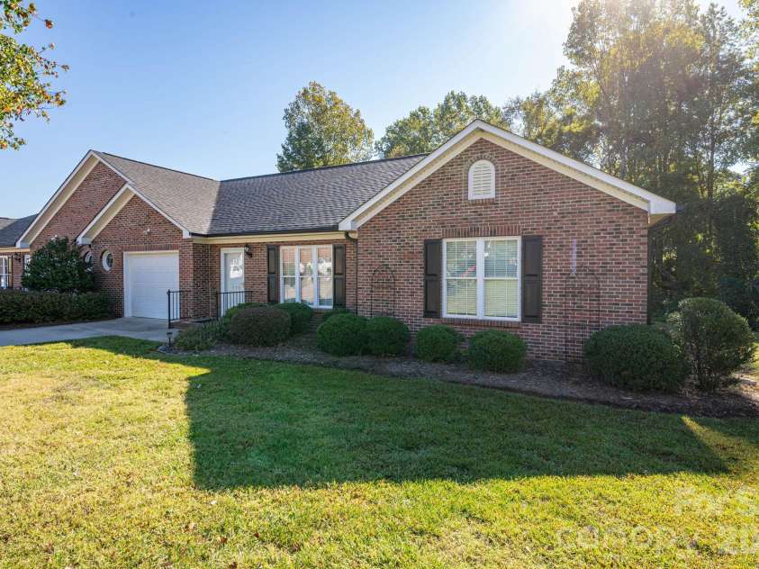 559 Queen Brogan Court, Gastonia, NC 28054.  MLS# CAR4433068, YatesRealty ID 55779. 