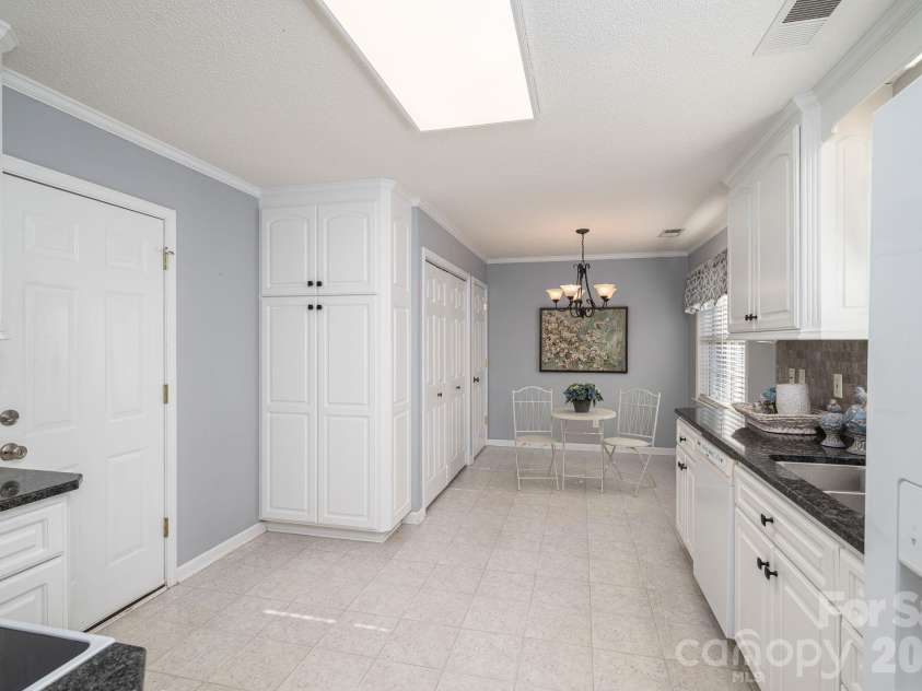 559 Queen Brogan Court, Gastonia, NC 28054.  MLS# CAR4433068, YatesRealty ID 55779. 