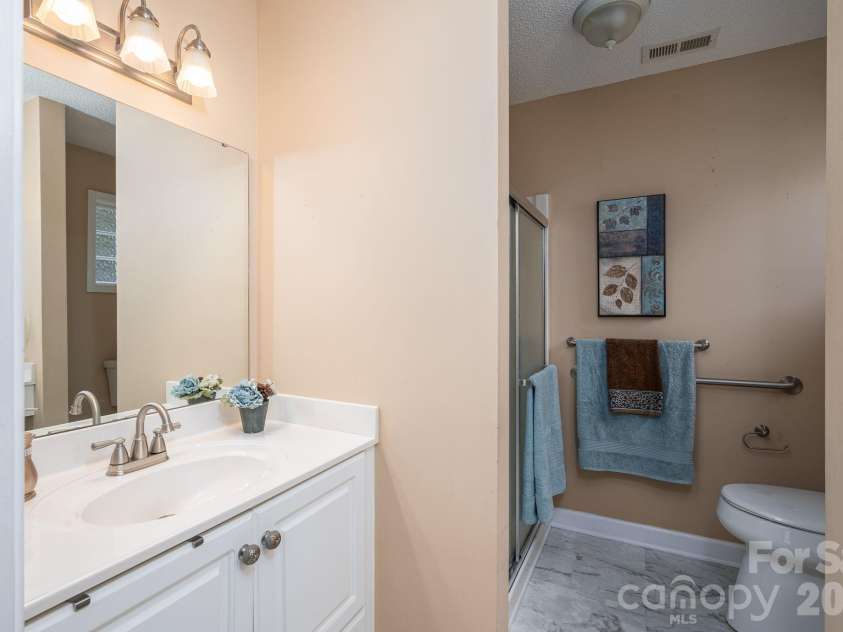 559 Queen Brogan Court, Gastonia, NC 28054.  MLS# CAR4433068, YatesRealty ID 55779. 