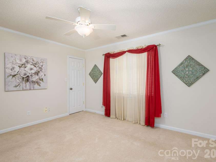 559 Queen Brogan Court, Gastonia, NC 28054.  MLS# CAR4433068, YatesRealty ID 55779. 