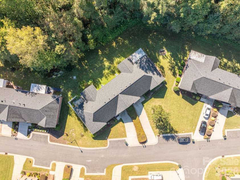 559 Queen Brogan Court, Gastonia, NC 28054.  MLS# CAR4433068, YatesRealty ID 55779. 