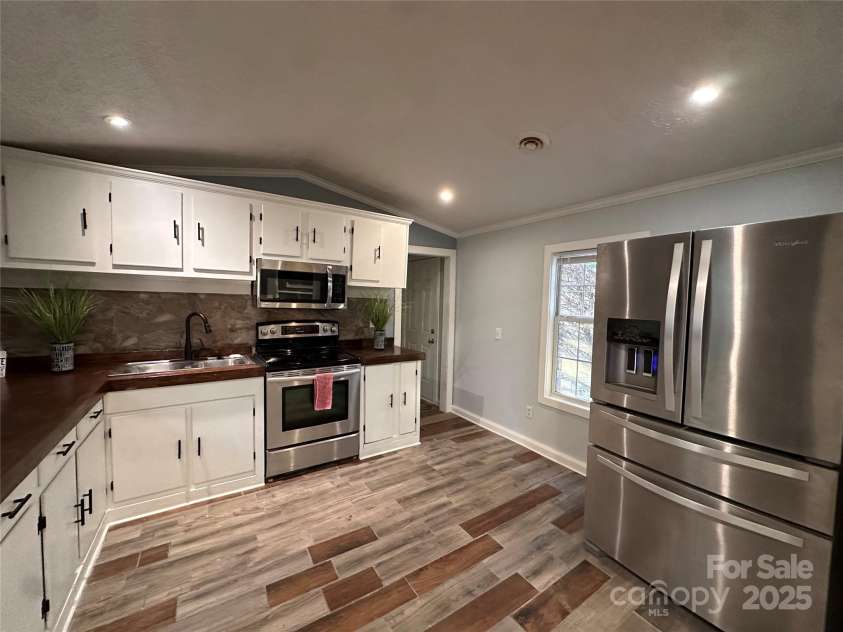 113 Highlander Street, Morganton, NC 28655.  MLS# CAR4220789, YatesRealty ID 5578. 