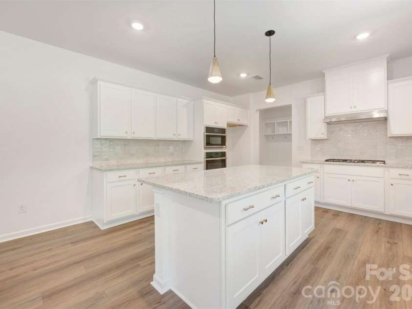 211 Amber Glen Drive, Locust, NC 28097.  MLS# CAR4351400, YatesRealty ID 5578. Kitchen