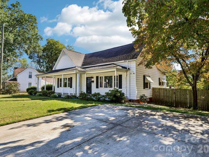 68 Meadow Avenue, Concord, NC 28025.  MLS# CAR4431156, YatesRealty ID 55785. 