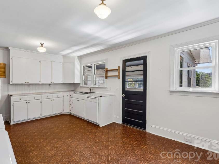 68 Meadow Avenue, Concord, NC 28025.  MLS# CAR4431156, YatesRealty ID 55785. 