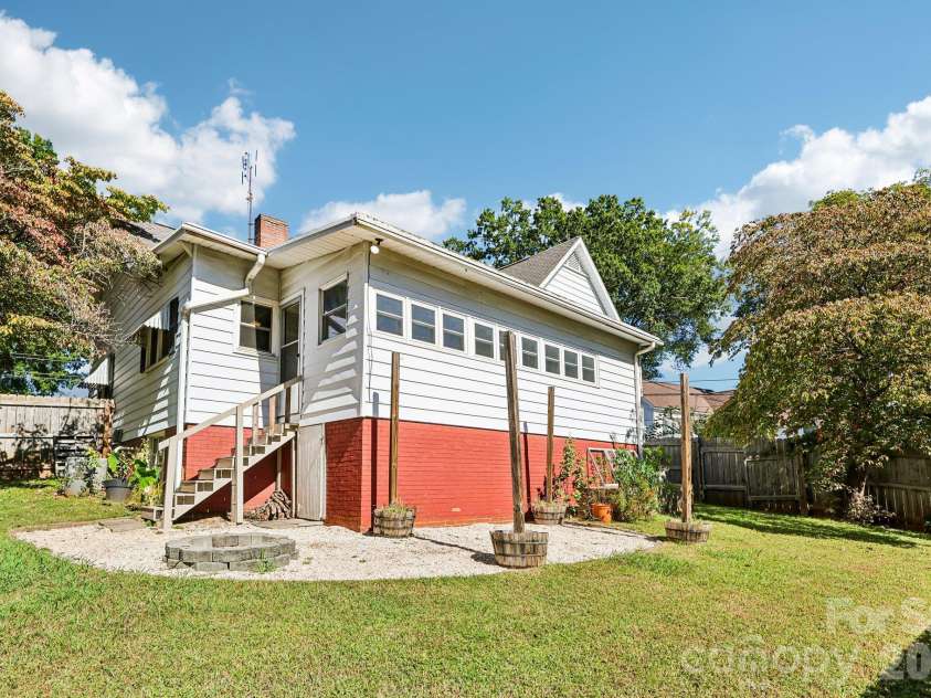68 Meadow Avenue, Concord, NC 28025.  MLS# CAR4431156, YatesRealty ID 55785. 