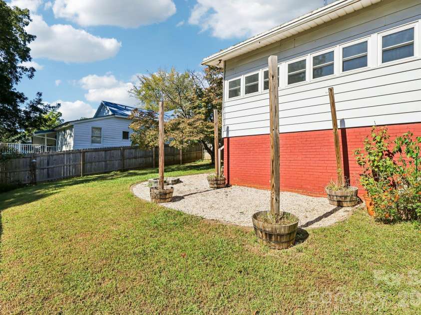 68 Meadow Avenue, Concord, NC 28025.  MLS# CAR4431156, YatesRealty ID 55785. 
