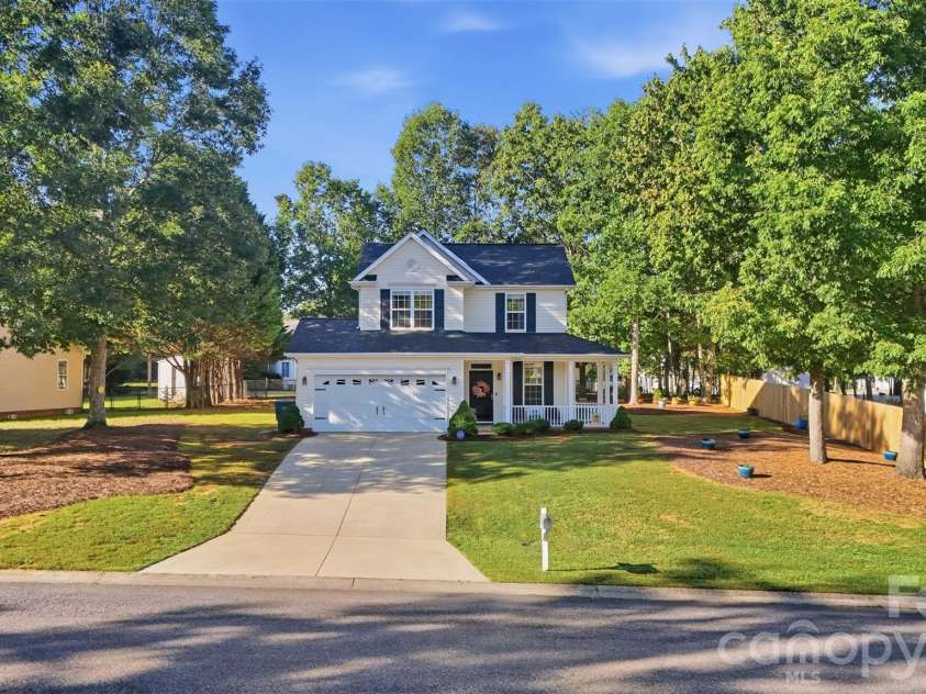 1242 Laurel Woods Drive, Gastonia, NC 28052.  MLS# CAR4432740, YatesRealty ID 55788. 