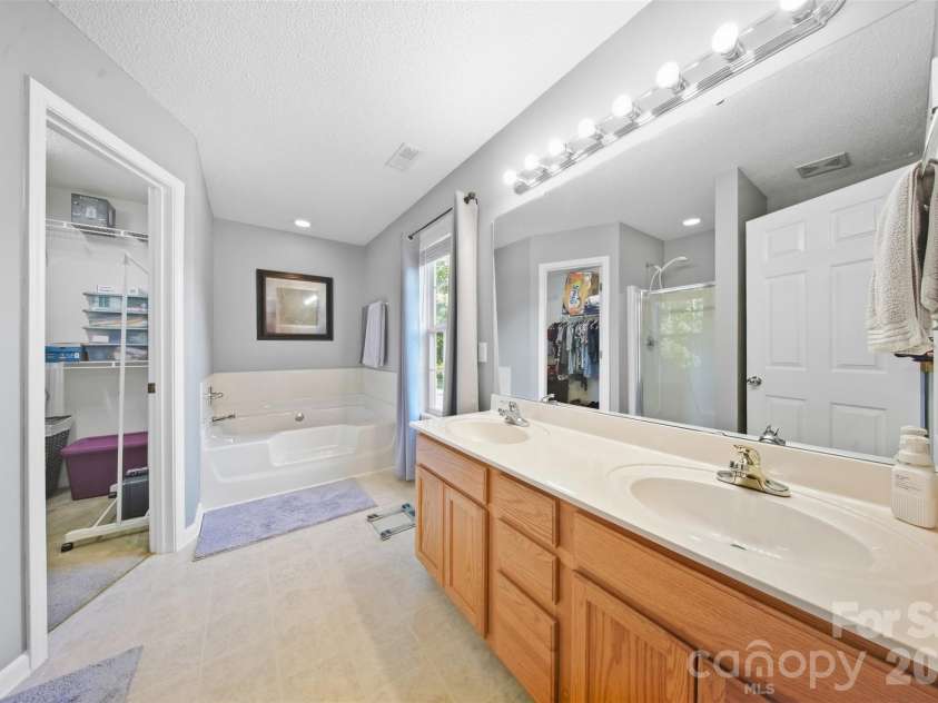 1242 Laurel Woods Drive, Gastonia, NC 28052.  MLS# CAR4432740, YatesRealty ID 55788. 