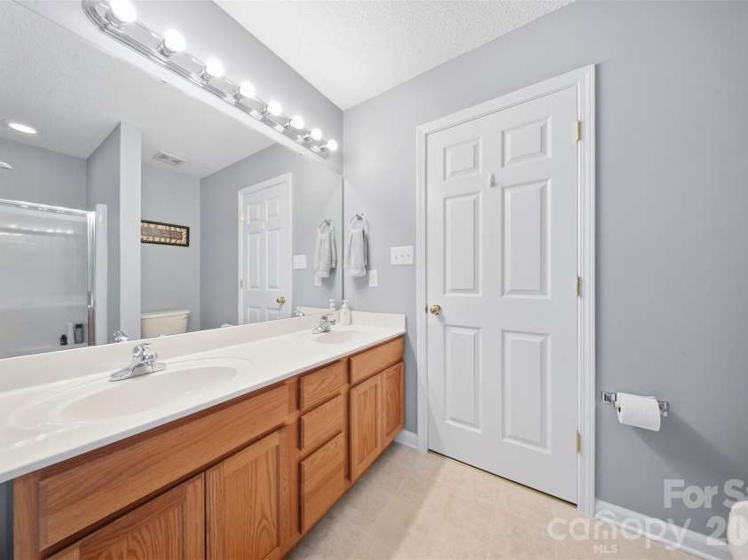 1242 Laurel Woods Drive, Gastonia, NC 28052.  MLS# CAR4432740, YatesRealty ID 55788. 
