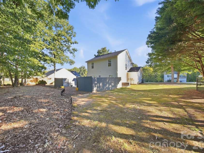 1242 Laurel Woods Drive, Gastonia, NC 28052.  MLS# CAR4432740, YatesRealty ID 55788. 