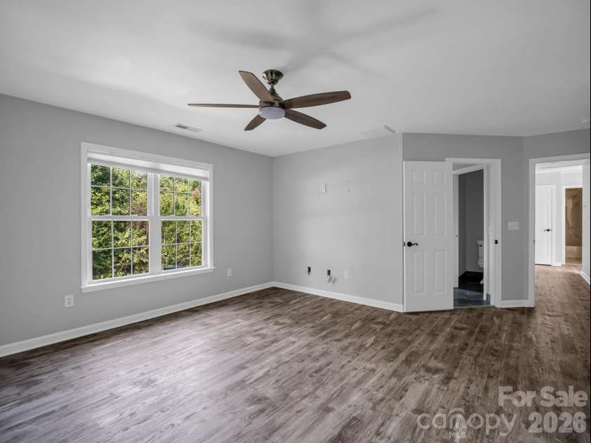 26 Wayward Path, Candler, NC 28715.  MLS# CAR4408665, YatesRealty ID 55789. 