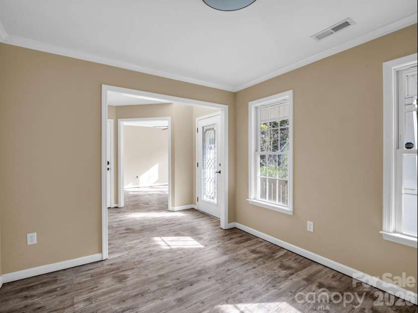 26 Wayward Path, Candler, NC 28715.  MLS# CAR4408665, YatesRealty ID 55789. 