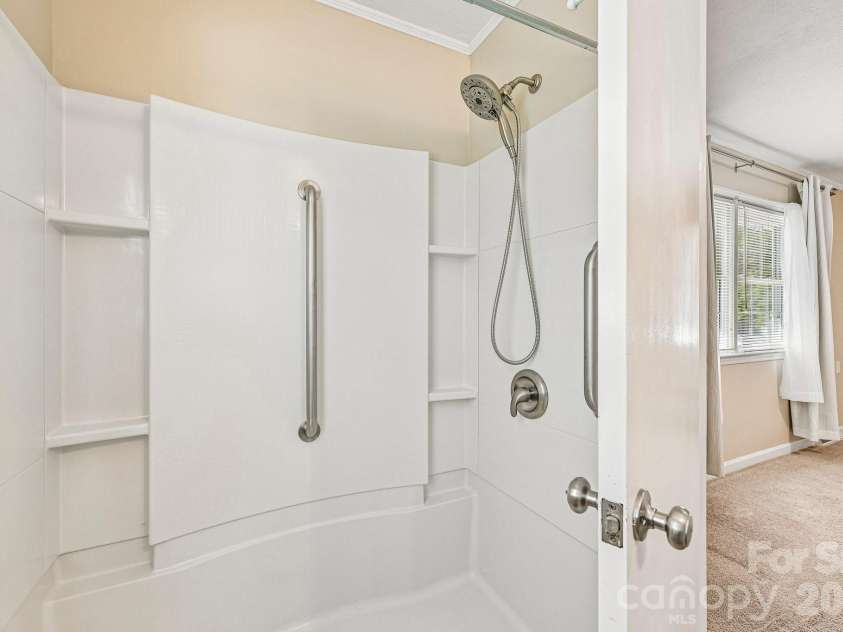 1926 Taylor Drive, Gastonia, NC 28052.  MLS# CAR4420378, YatesRealty ID 55794. 