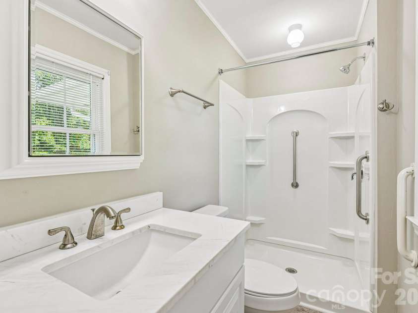 1926 Taylor Drive, Gastonia, NC 28052.  MLS# CAR4420378, YatesRealty ID 55794. 