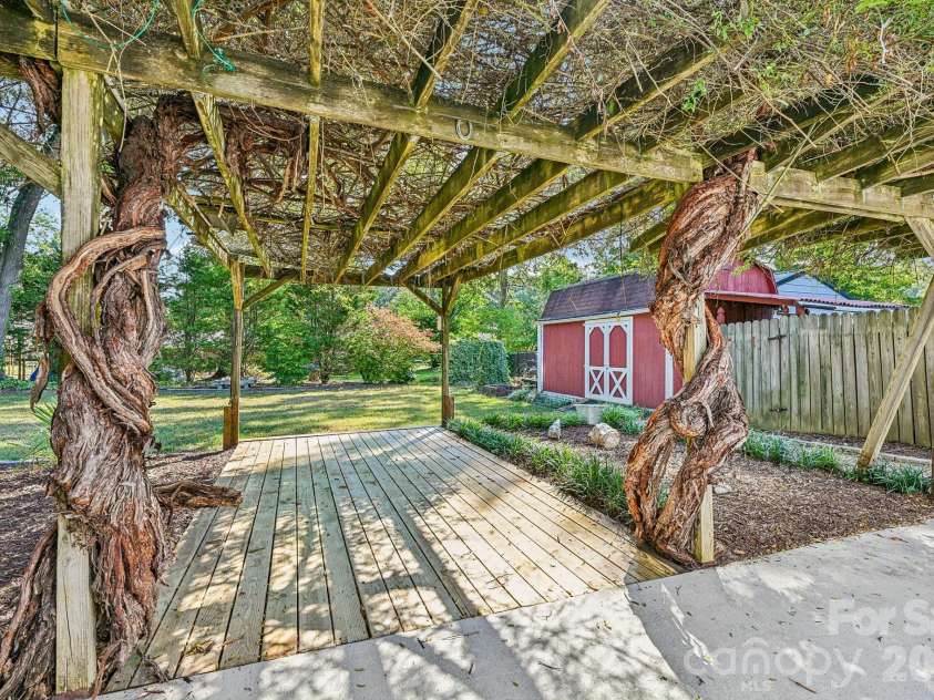 1926 Taylor Drive, Gastonia, NC 28052.  MLS# CAR4420378, YatesRealty ID 55794. 