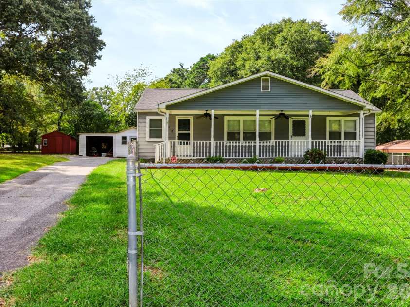 1225 White Lane, Gastonia, NC 28052.  MLS# CAR4430120, YatesRealty ID 55795. 