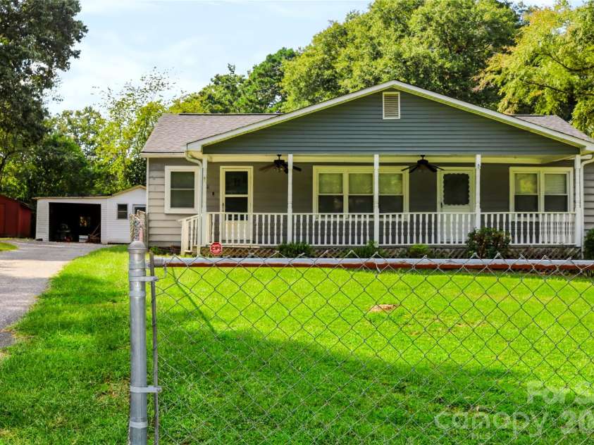 1225 White Lane, Gastonia, NC 28052.  MLS# CAR4430120, YatesRealty ID 55795. 