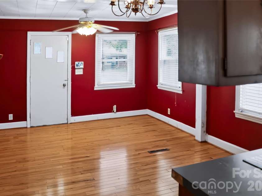 1225 White Lane, Gastonia, NC 28052.  MLS# CAR4430120, YatesRealty ID 55795. 