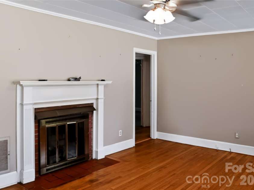 1225 White Lane, Gastonia, NC 28052.  MLS# CAR4430120, YatesRealty ID 55795. 