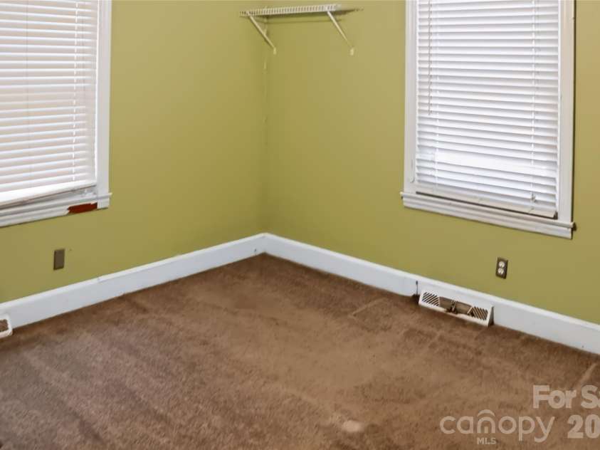 1225 White Lane, Gastonia, NC 28052.  MLS# CAR4430120, YatesRealty ID 55795. 