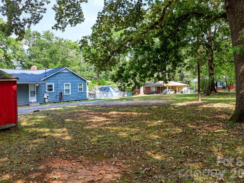 1225 White Lane, Gastonia, NC 28052.  MLS# CAR4430120, YatesRealty ID 55795. 