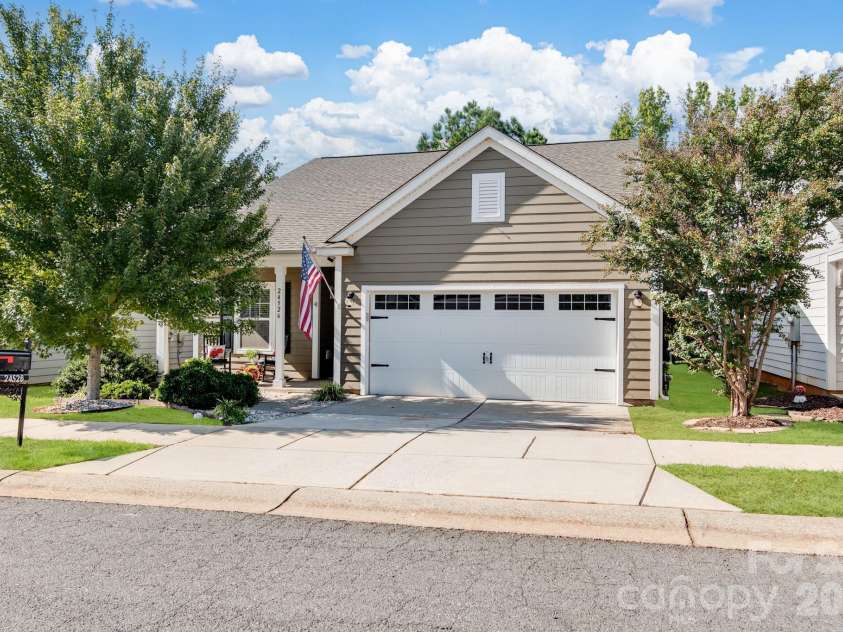 24526 Blue Heron Circle, Lancaster, SC 29720.  MLS# CAR4431328, YatesRealty ID 55799. 