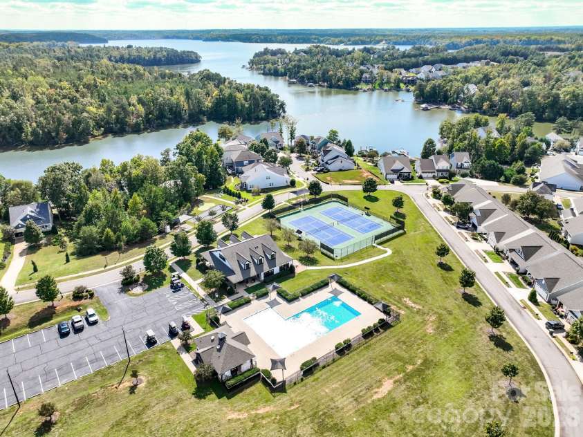 24526 Blue Heron Circle, Lancaster, SC 29720.  MLS# CAR4431328, YatesRealty ID 55799. 