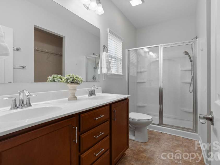 24526 Blue Heron Circle, Lancaster, SC 29720.  MLS# CAR4431328, YatesRealty ID 55799. Primary bathroom