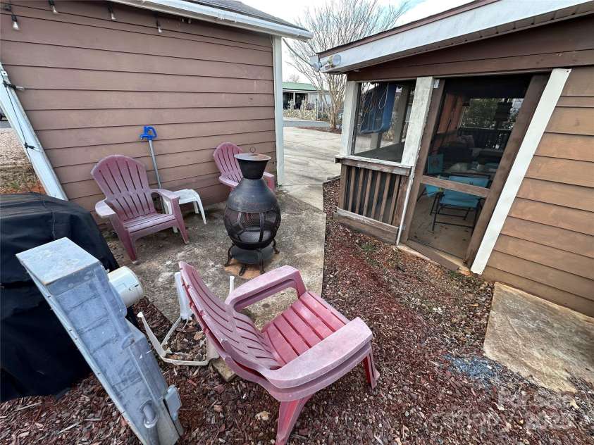 105 Richard Drive, New London, NC 28127.  MLS# CAR4215535, YatesRealty ID 558. 