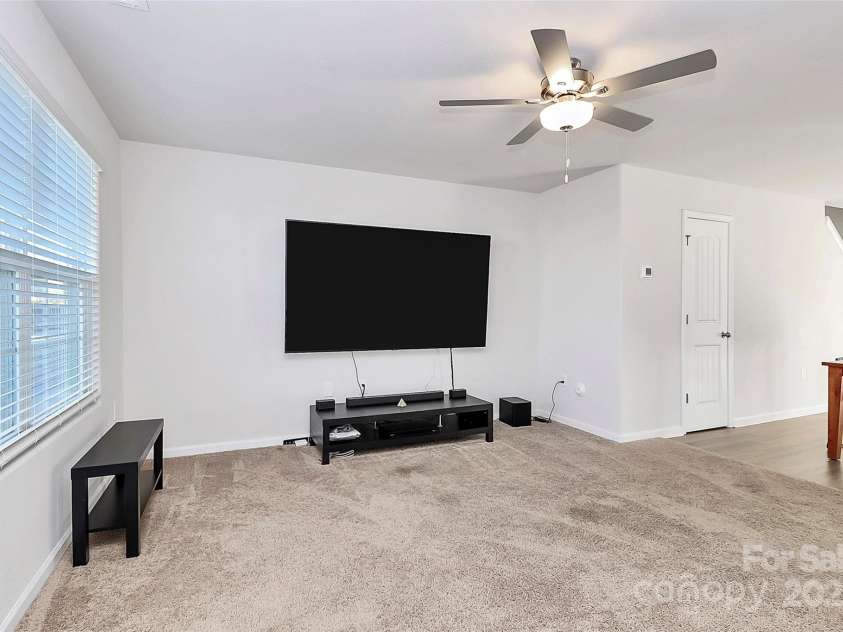 5209 Wolfridge Avenue, Charlotte, NC 28214.  MLS# CAR4330311, YatesRealty ID 558. 