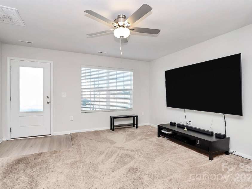 5209 Wolfridge Avenue, Charlotte, NC 28214.  MLS# CAR4330311, YatesRealty ID 558. 