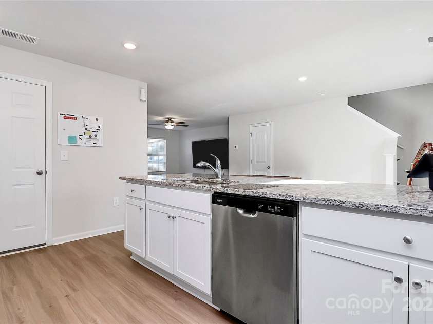 5209 Wolfridge Avenue, Charlotte, NC 28214.  MLS# CAR4330311, YatesRealty ID 558. 