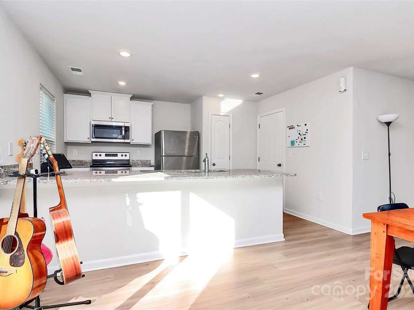 5209 Wolfridge Avenue, Charlotte, NC 28214.  MLS# CAR4330311, YatesRealty ID 558. 