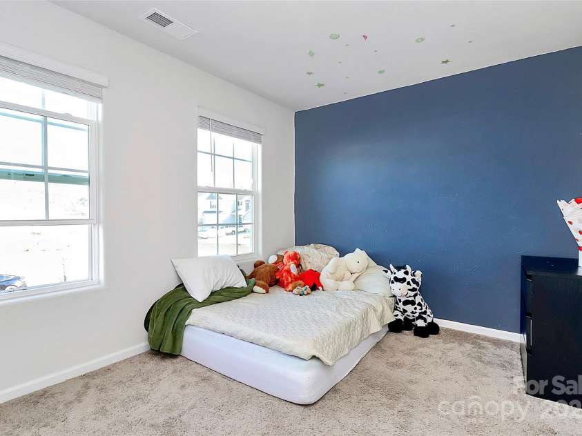 5209 Wolfridge Avenue, Charlotte, NC 28214.  MLS# CAR4330311, YatesRealty ID 558. 