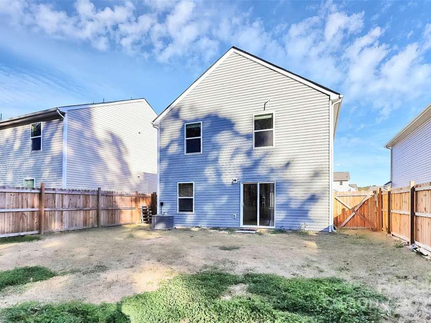 5209 Wolfridge Avenue, Charlotte, NC 28214.  MLS# CAR4330311, YatesRealty ID 558. 