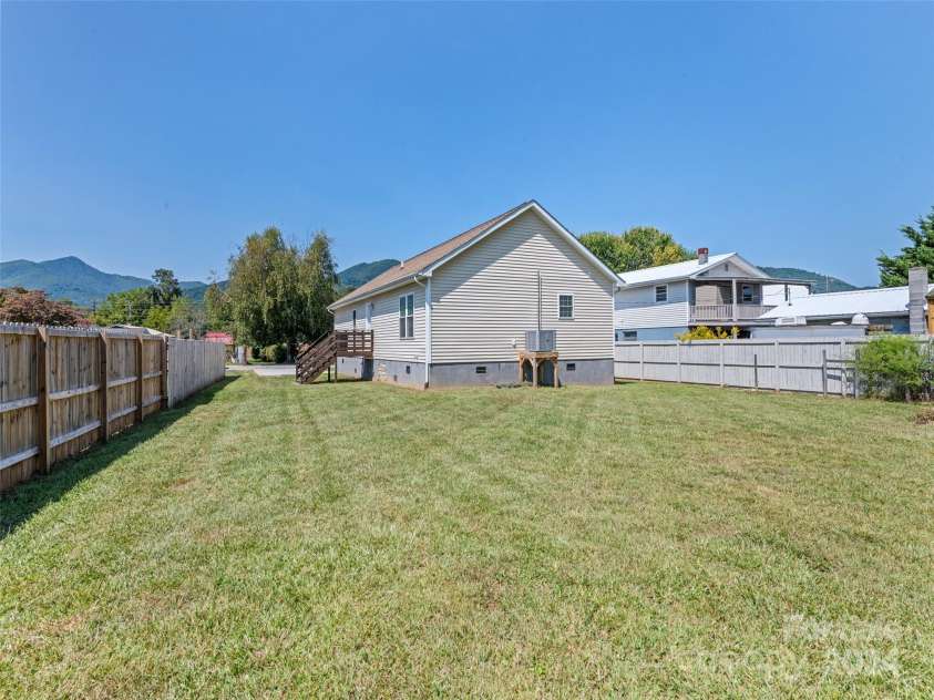 721 Camelot Drive, Waynesville, NC 28786.  MLS# CAR4182665, YatesRealty ID 5580. 