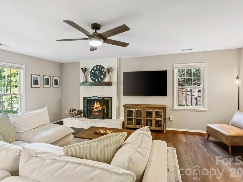 9151 Hinson Drive, Matthews, NC 28105.  MLS# CAR4432115, YatesRealty ID 55800. 