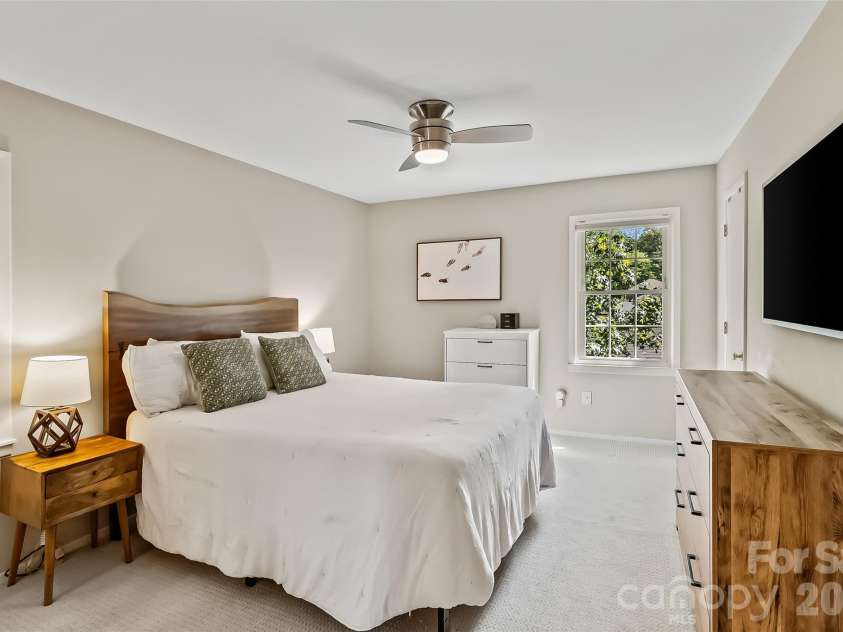 9151 Hinson Drive, Matthews, NC 28105.  MLS# CAR4432115, YatesRealty ID 55800. 
