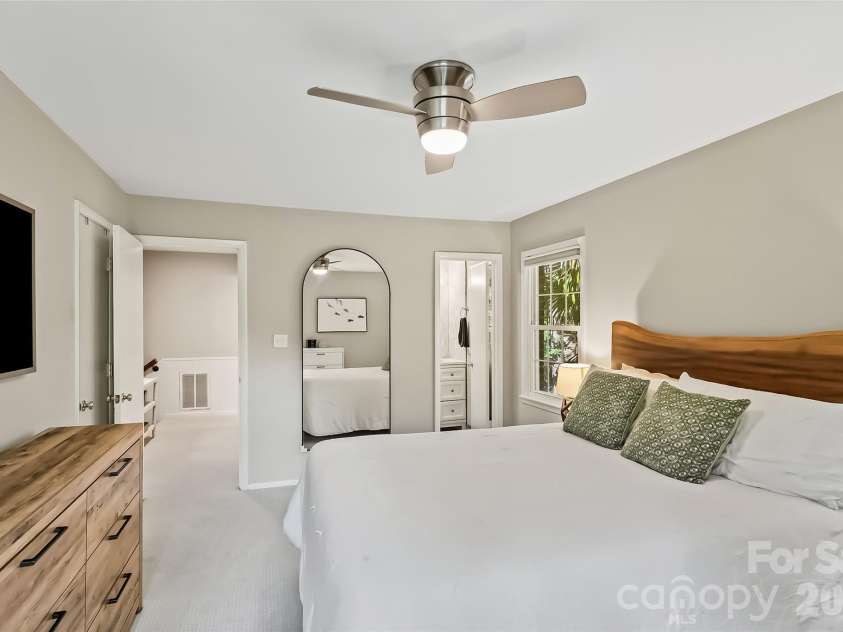 9151 Hinson Drive, Matthews, NC 28105.  MLS# CAR4432115, YatesRealty ID 55800. 
