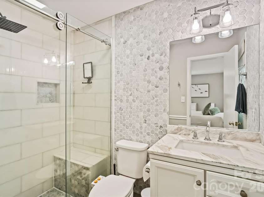 9151 Hinson Drive, Matthews, NC 28105.  MLS# CAR4432115, YatesRealty ID 55800. 