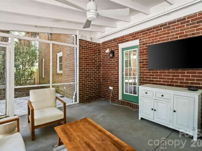9151 Hinson Drive, Matthews, NC 28105.  MLS# CAR4432115, YatesRealty ID 55800. 