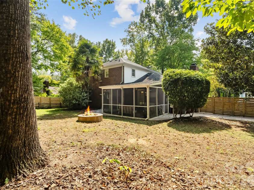 9151 Hinson Drive, Matthews, NC 28105.  MLS# CAR4432115, YatesRealty ID 55800. 