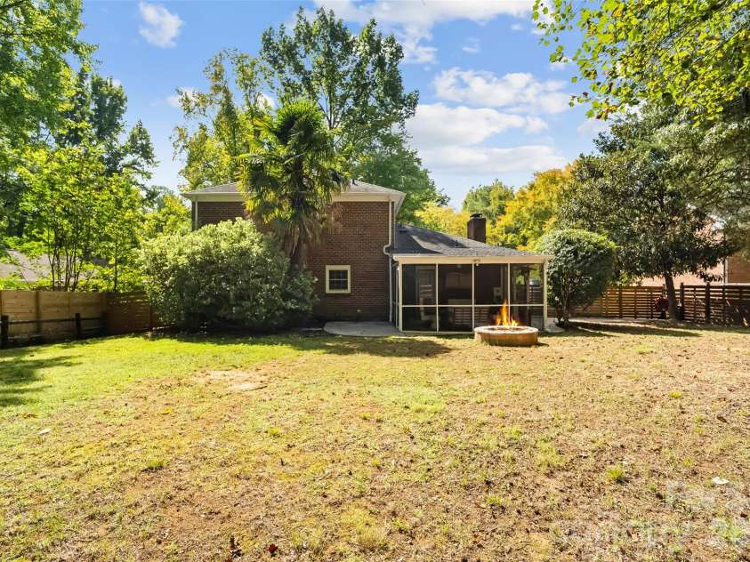 9151 Hinson Drive, Matthews, NC 28105.  MLS# CAR4432115, YatesRealty ID 55800. 