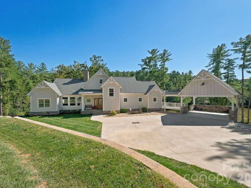 6810 McGalliard Pointe Drive, Valdese, NC 28690.  MLS# CAR4432720, YatesRealty ID 55801. 