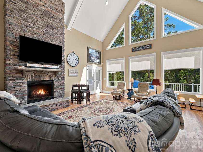 6810 McGalliard Pointe Drive, Valdese, NC 28690.  MLS# CAR4432720, YatesRealty ID 55801. 