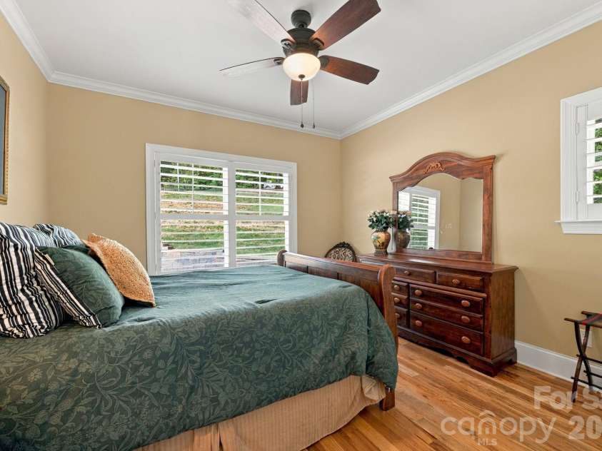 6810 McGalliard Pointe Drive, Valdese, NC 28690.  MLS# CAR4432720, YatesRealty ID 55801. 