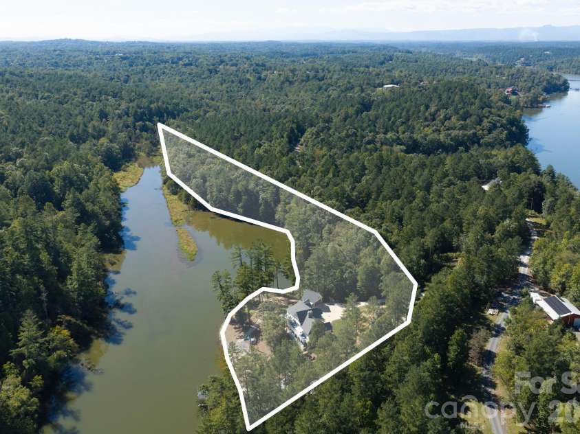 6810 McGalliard Pointe Drive, Valdese, NC 28690.  MLS# CAR4432720, YatesRealty ID 55801. 
