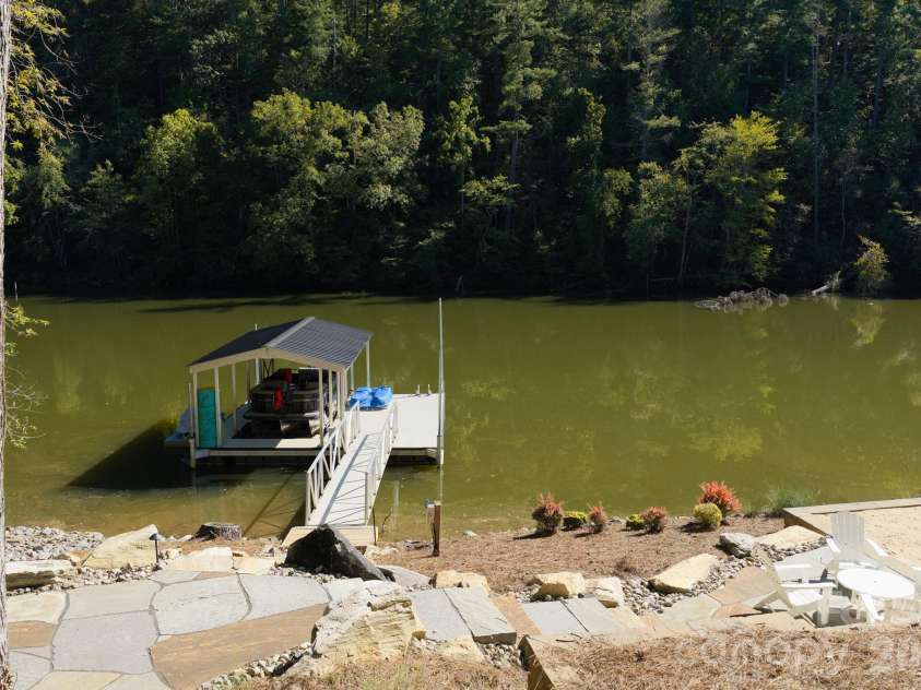 6810 McGalliard Pointe Drive, Valdese, NC 28690.  MLS# CAR4432720, YatesRealty ID 55801. 